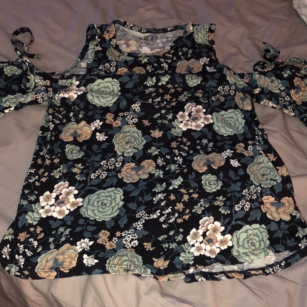 Cold shoulder shirt